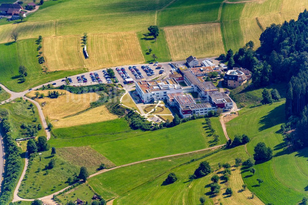 Luftaufnahme Elzach - Klinikgelände des Rehabilitationszentrums der Rehaklinik BDH-Klinik Elzach in Elzach im Bundesland Baden-Württemberg, Deutschland