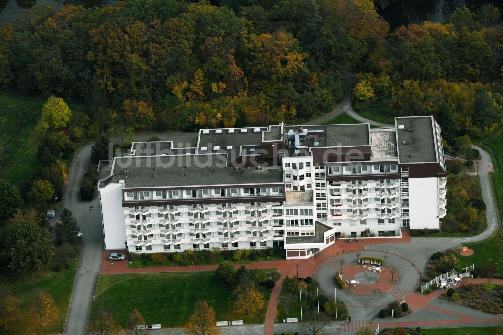 Flechtingen von oben - Klinikgelände des Rehabilitationszentrums der Rehaklinik in Flechtingen im Bundesland Sachsen-Anhalt, Deutschland