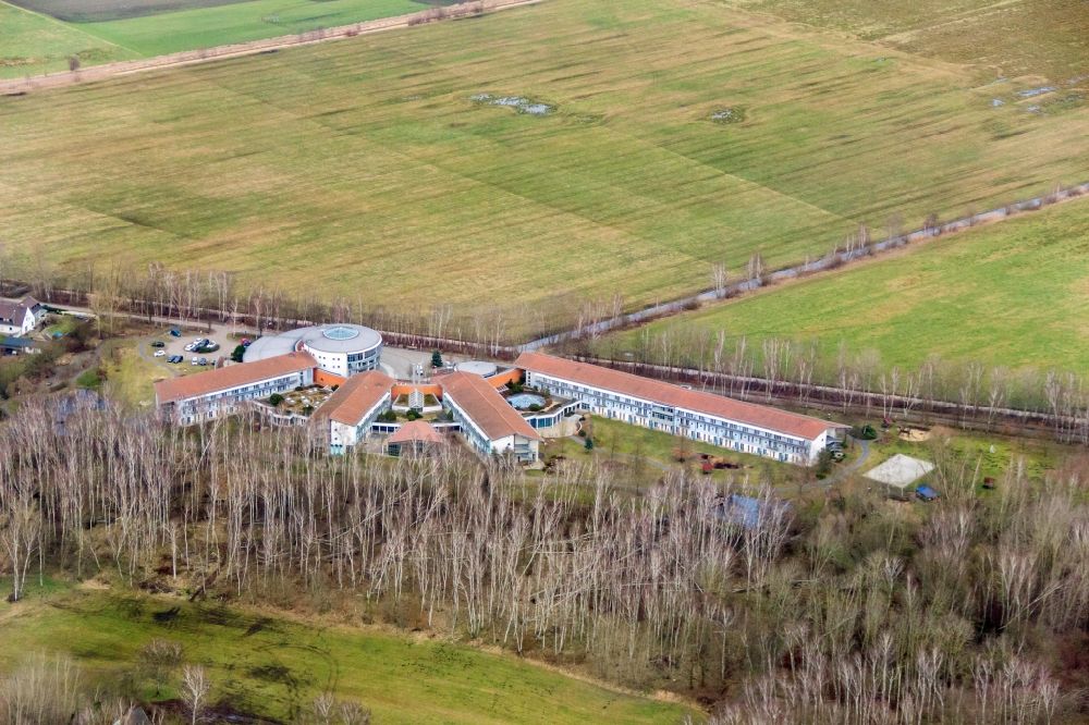 Luftaufnahme Lübben (Spreewald) - Klinikgelände des Rehabilitationszentrums der Rehaklinik in Lübben (Spreewald) im Bundesland Brandenburg, Deutschland