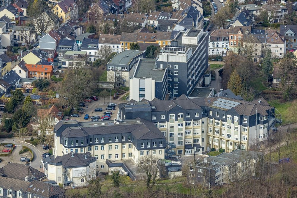 Luftbild Werden - Klinikgelände Sankt Josef Essen-Werden und Evang. Krankenhaus Essen-Werden in Werden im Bundesland Nordrhein-Westfalen, Deutschland