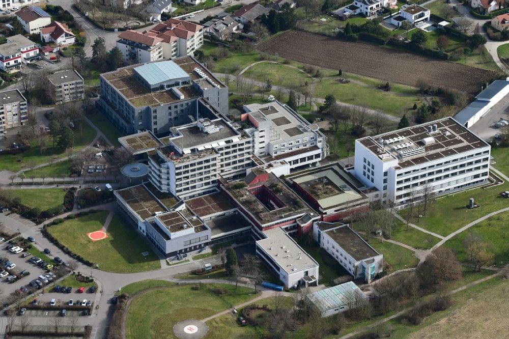 Bad Krozingen aus der Vogelperspektive: Klinikgelände des Universitäts-Herzzentrum in Bad Krozingen im Bundesland Baden-Württemberg, Deutschland