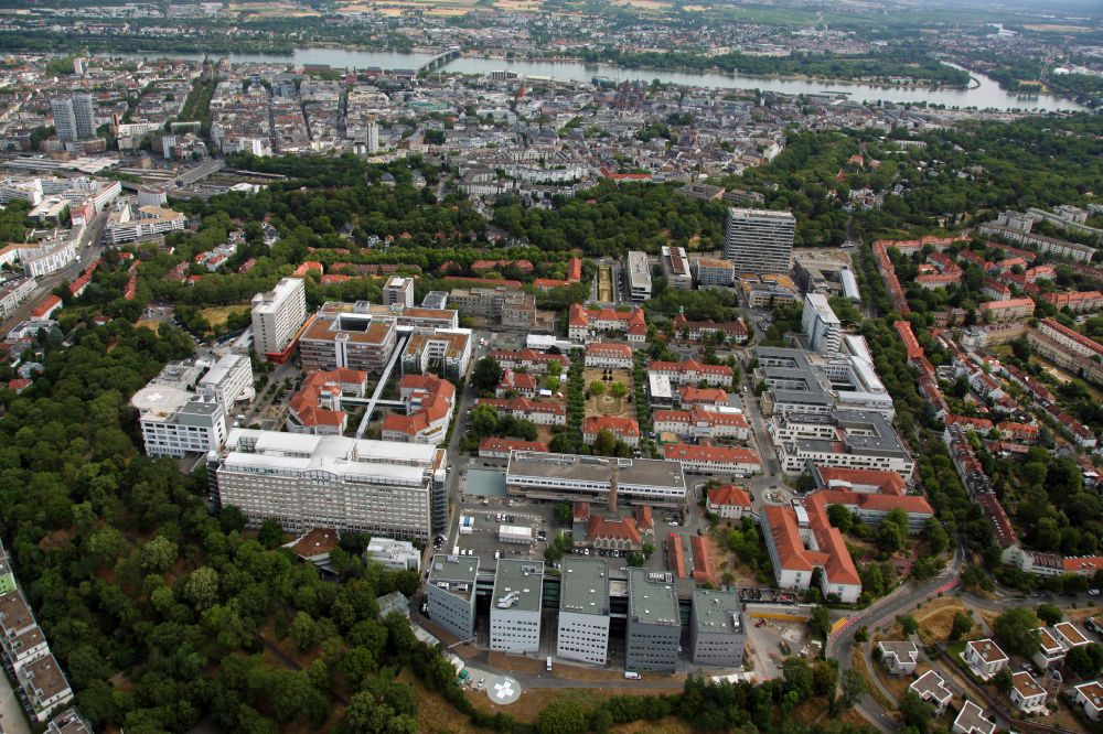 Mainz von oben - Klinikgelände der Universitätsmedizin der Johannes Gutenberg Universität Mainz in Mainz im Bundesland Rheinland-Pfalz