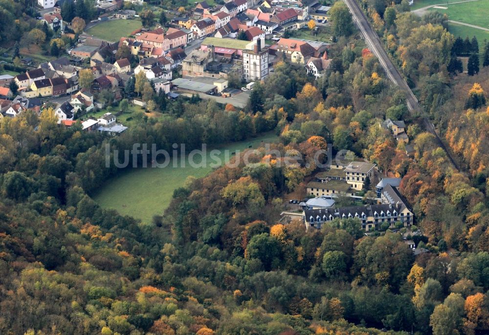 Luftbild Bad Sulza - Klinikzentrum Sophienklinikum und das Wohngebiet um die Salzstrasse in Bad Sulza in Thüringen