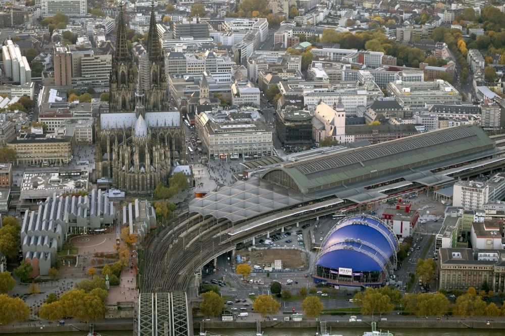 Köln aus der Vogelperspektive: Kölner Dom in Köln im Bundesland Nordrhein-Westfalen