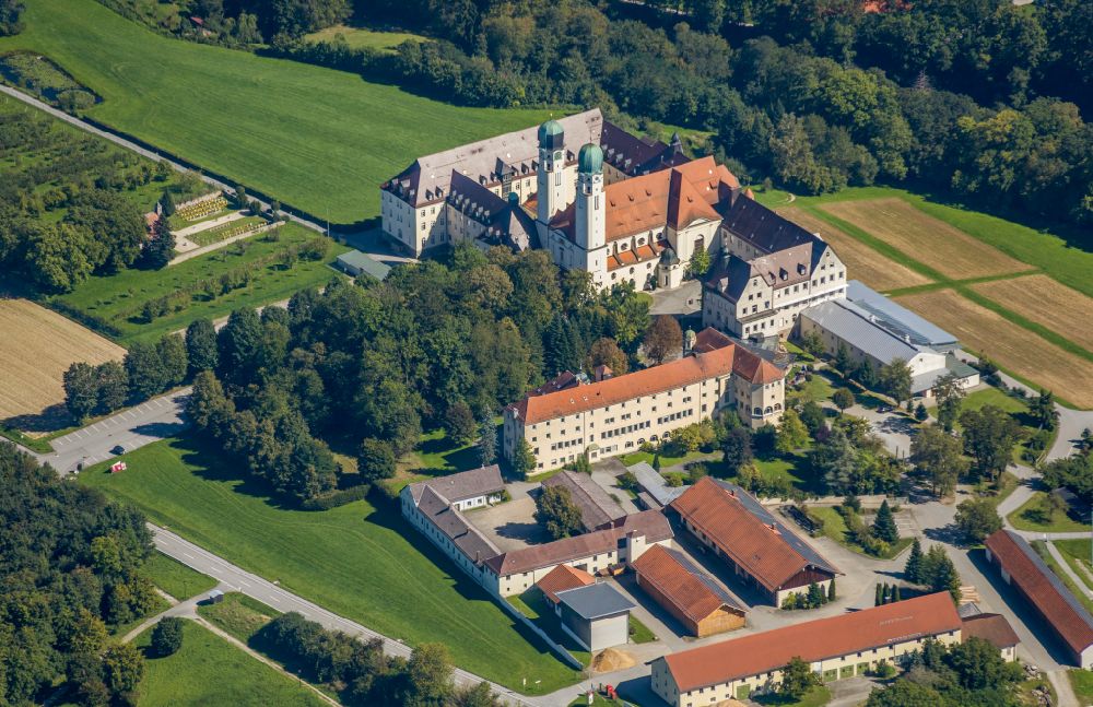 Luftbild Vilshofen an der Donau - Kloster Benediktiner Abtei Schweiklberg in Vilshofen an der Donau im Bundesland Bayern, Deutschland