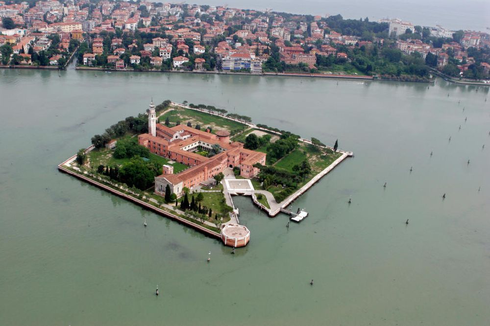Luftaufnahme Venedig - Kloster San Lazarro degli Armeni und Lido Venedig