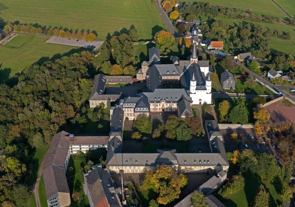 Luftaufnahme Kall OT Steinfeld - Kloster Steinfeld im gleichnamigen Ortsteil in Kall im Bundesland Nordrhein-Westfalen