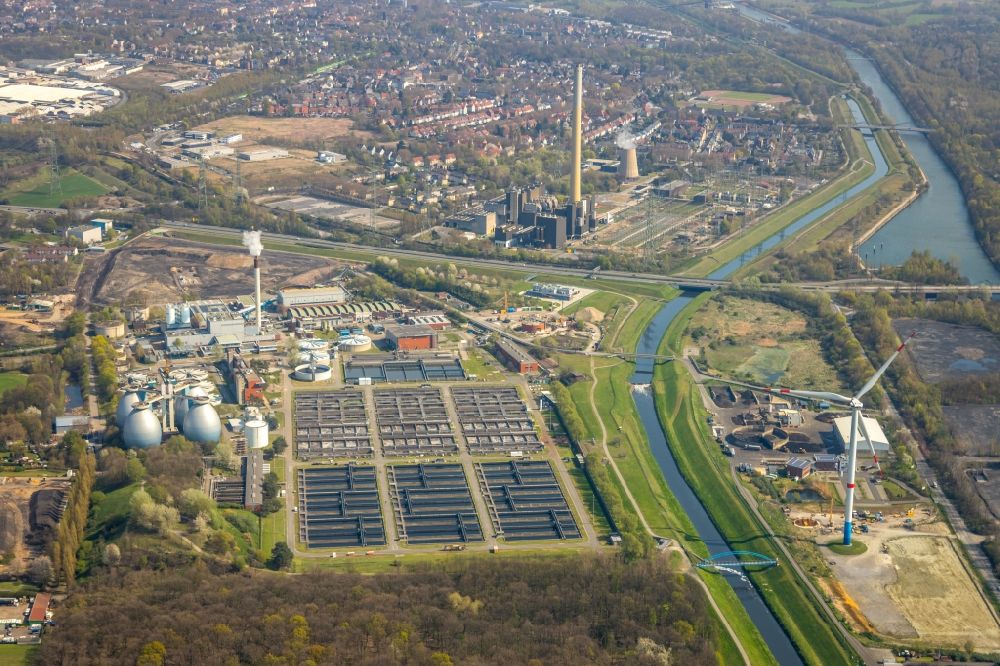 Luftaufnahme Bottrop - Klärwerks- Becken und Reinigungsstufen in Bottrop im Bundesland Nordrhein-Westfalen