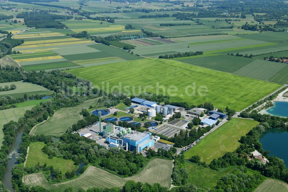 Olching aus der Vogelperspektive: Klärwerks- Becken und Reinigungsstufen und das GfA Abfallheizkraftwerk in Olching im Bundesland Bayern, Deutschland