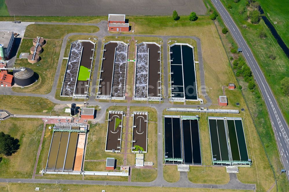 Luftbild Hansestadt Stendal - Klärwerks- Becken und Reinigungsstufen in Hansestadt Stendal im Bundesland Sachsen-Anhalt, Deutschland