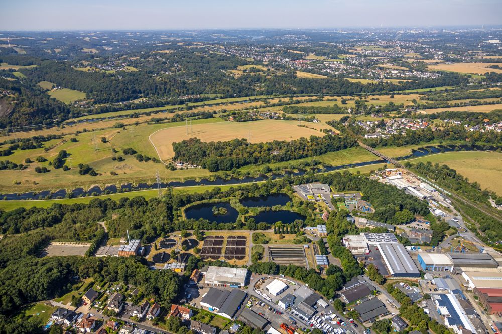 Luftaufnahme Hattingen - Klärwerks- Becken und Reinigungsstufen in Hattingen im Bundesland Nordrhein-Westfalen, Deutschland