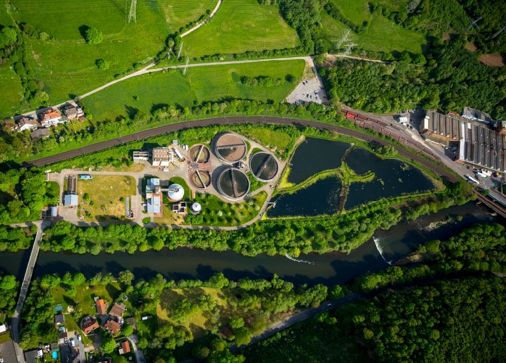 Luftbild Iserlohn - Klärwerks- Becken und Reinigungsstufen der Kläranlage Iserlohn-Letmathe in Iserlohn im Bundesland Nordrhein-Westfalen