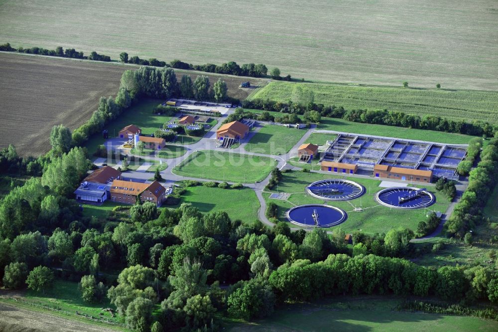 Luftaufnahme Silstedt - Klärwerks- Becken und Reinigungsstufen in Silstedt im Bundesland Sachsen-Anhalt, Deutschland