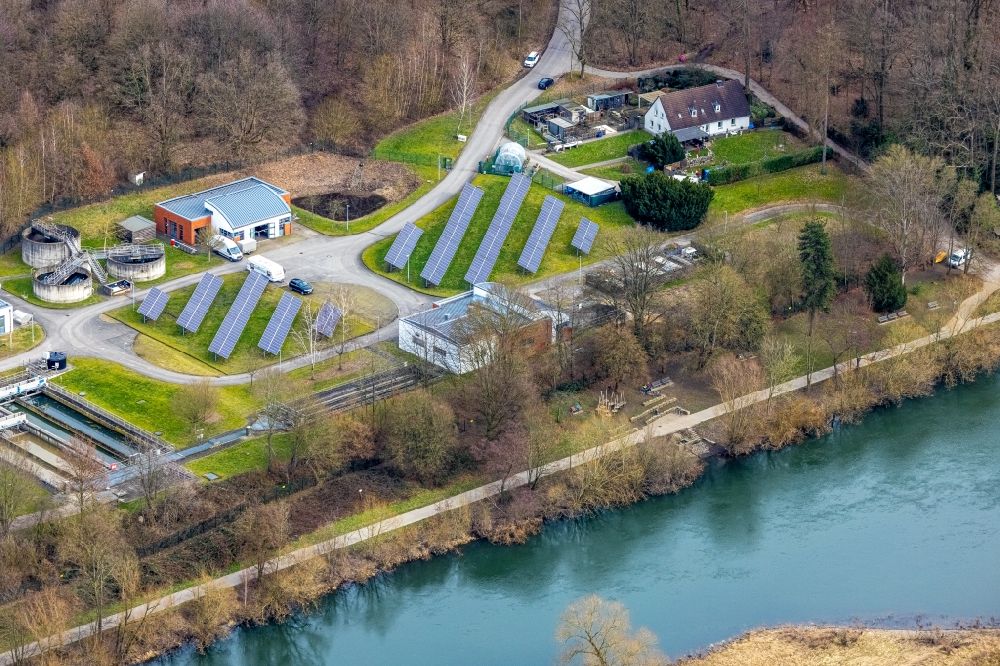 Luftbild Kettwig - Klärwerks- Becken und Reinigungsstufen und Solaranlage an der Ruhr in Kettwig im Bundesland Nordrhein-Westfalen, Deutschland