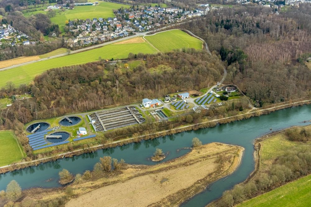 Luftbild Kettwig - Klärwerks- Becken und Reinigungsstufen und Solaranlage an der Ruhr in Kettwig im Bundesland Nordrhein-Westfalen, Deutschland