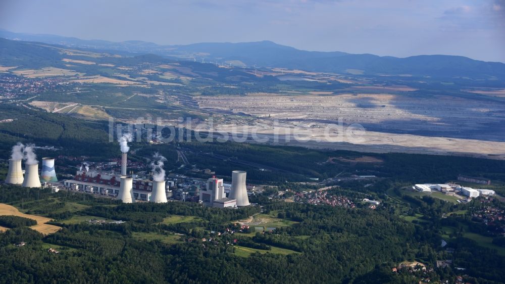 Bogatynia - Reichenau von oben - Kohle- Kraftwerksanlagen des in Bogatynia - Reichenau in Woiwodschaft Niederschlesien, Polen