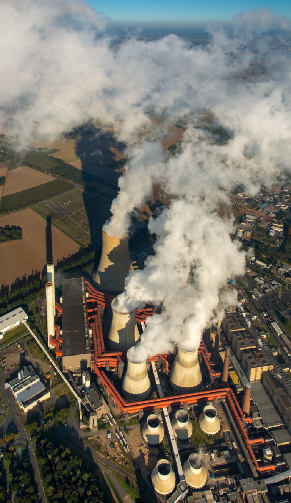 Niederaußem von oben - Kohle- Kraftwerksanlagen des RWE Power AG Kraftwerk Niederaußem in Bergheim im Bundesland Nordrhein-Westfalen, Deutschland