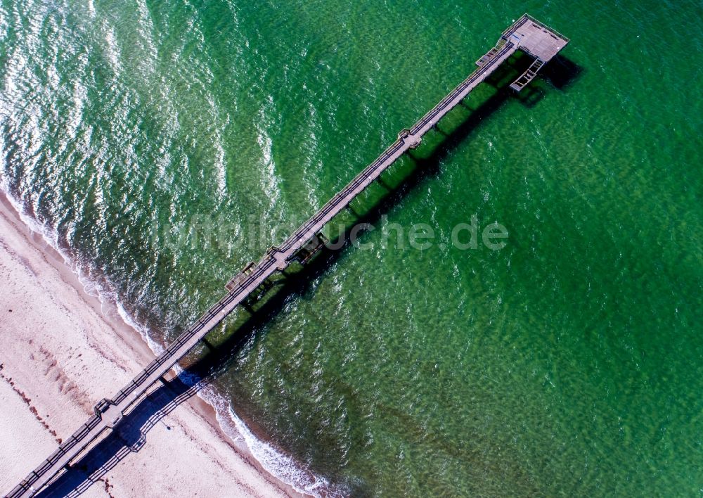 Luftaufnahme Rerik - Konstruktion der Seebrücke über über der Ostsee in Rerik im Bundesland Mecklenburg-Vorpommern, Deutschland