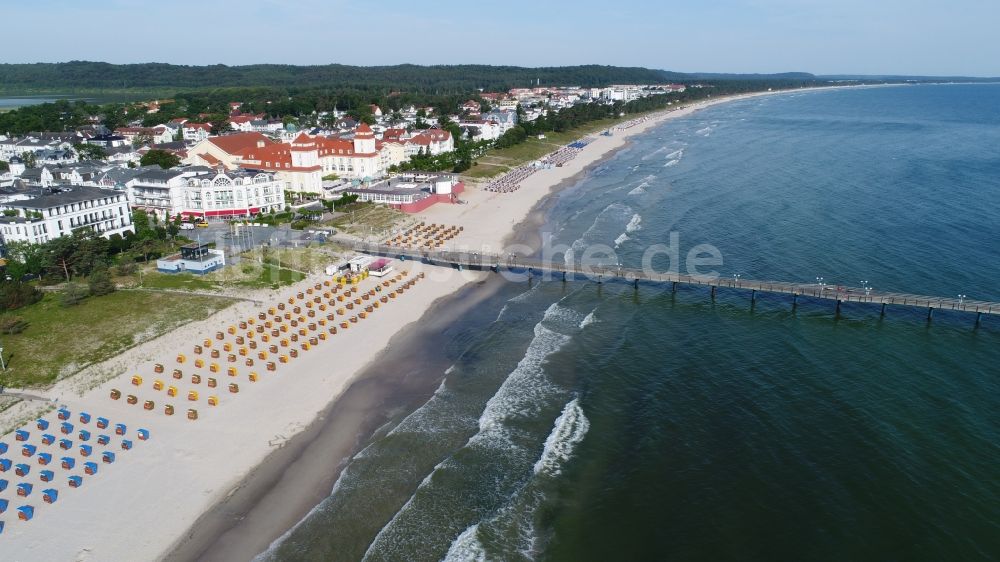 Luftaufnahme Binz - Konstruktion der Seebrücke über die Ostsee in Binz im Bundesland Mecklenburg-Vorpommern, Deutschland