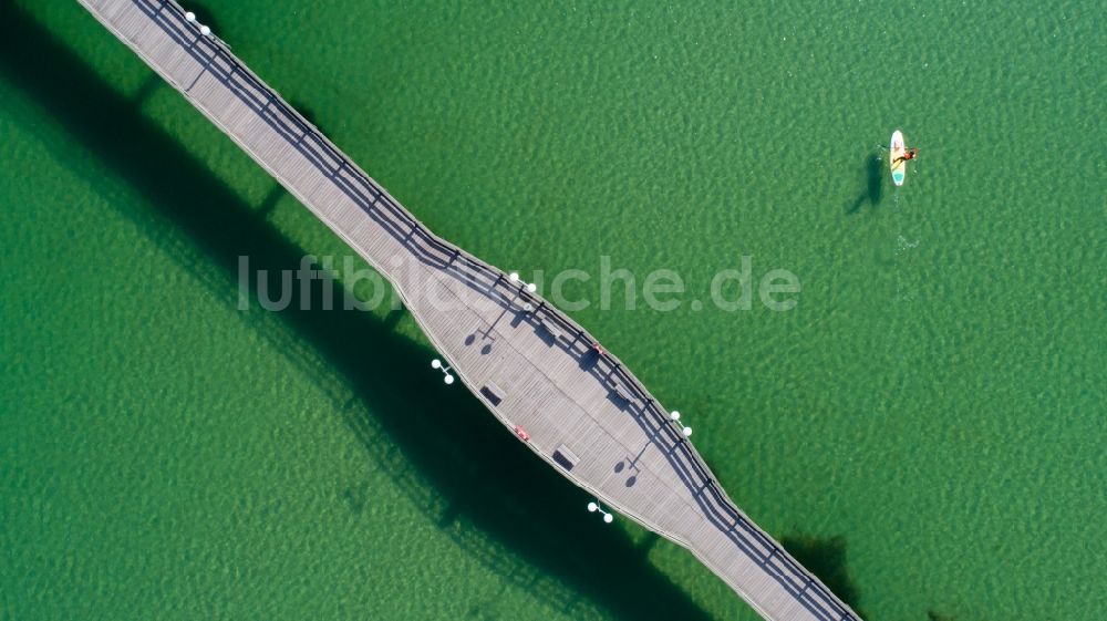 Binz von oben - Konstruktion der Seebrücke über die Ostsee in Binz im Bundesland Mecklenburg-Vorpommern, Deutschland