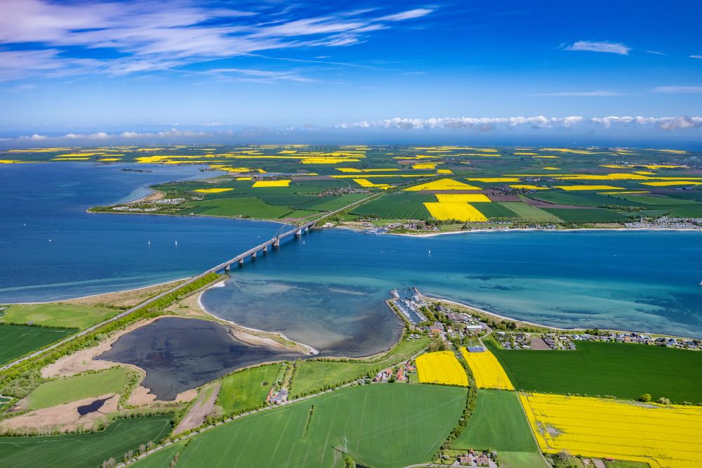 Luftaufnahme Fehmarn - Konstruktion der Seebrücke über die Ostsee in Fehmarn im Bundesland Schleswig-Holstein, Deutschland