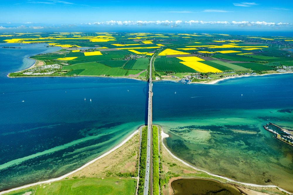 Luftbild Fehmarn - Konstruktion der Seebrücke über die Ostsee in Fehmarn im Bundesland Schleswig-Holstein, Deutschland