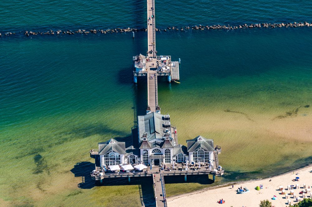 Luftaufnahme Ostseebad Sellin - Konstruktion der Seebrücke über die Ostsee in Ostseebad Sellin im Bundesland Mecklenburg-Vorpommern, Deutschland