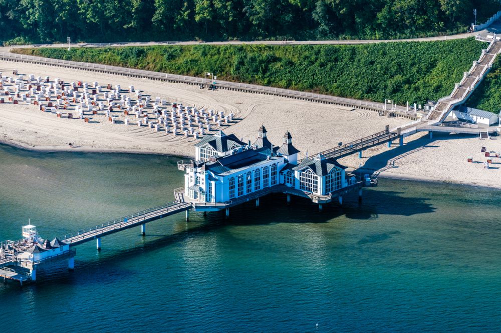 Ostseebad Sellin von oben - Konstruktion der Seebrücke über die Ostsee in Ostseebad Sellin im Bundesland Mecklenburg-Vorpommern, Deutschland