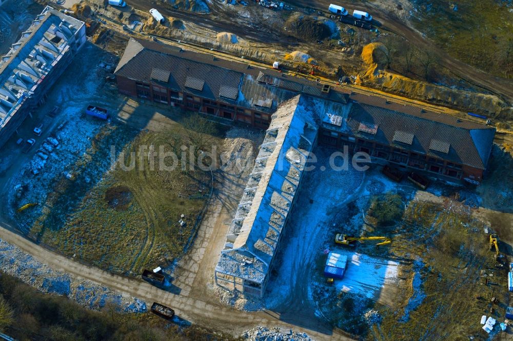 Bernau von oben - Konversions- Baustelle Gebäudekomplex am ehemaligen Militär- Heeresbekleidungsamt in Bernau im Bundesland Brandenburg, Deutschland