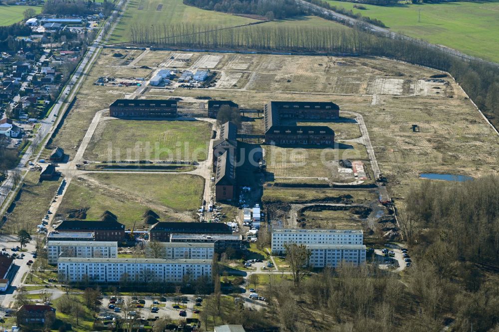 Luftaufnahme Bernau - Konversions- Baustelle Gebäudekomplex der ehemaligen Militär- Kaserne im Ortsteil Lindow in Bernau im Bundesland Brandenburg, Deutschland
