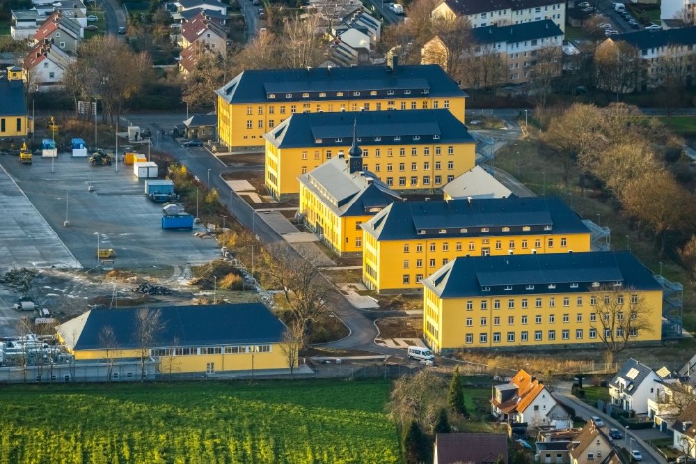 Luftaufnahme Soest - Konversions- Baustelle Gebäudekomplex der ehemaligen Militär- Kaserne in Soest im Bundesland Nordrhein-Westfalen, Deutschland