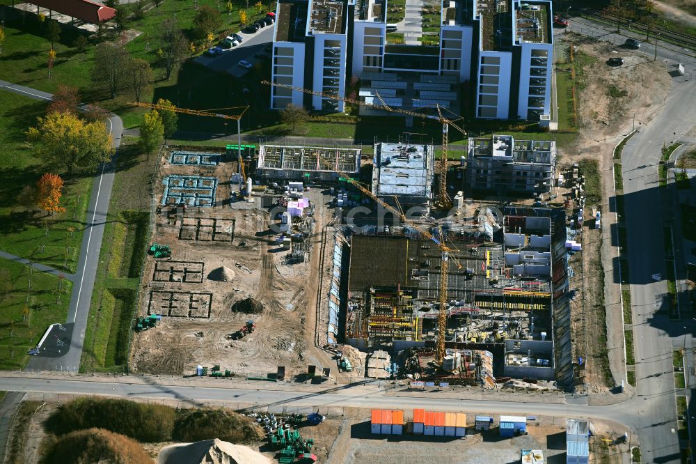 Luftbild Mannheim - Konversions- Baustelle auf dem Gelände der ehemaligen SULLIVAN US-Kasernen mit Wohnneubau in Mannheim im Bundesland Baden-Württemberg, Deutschland