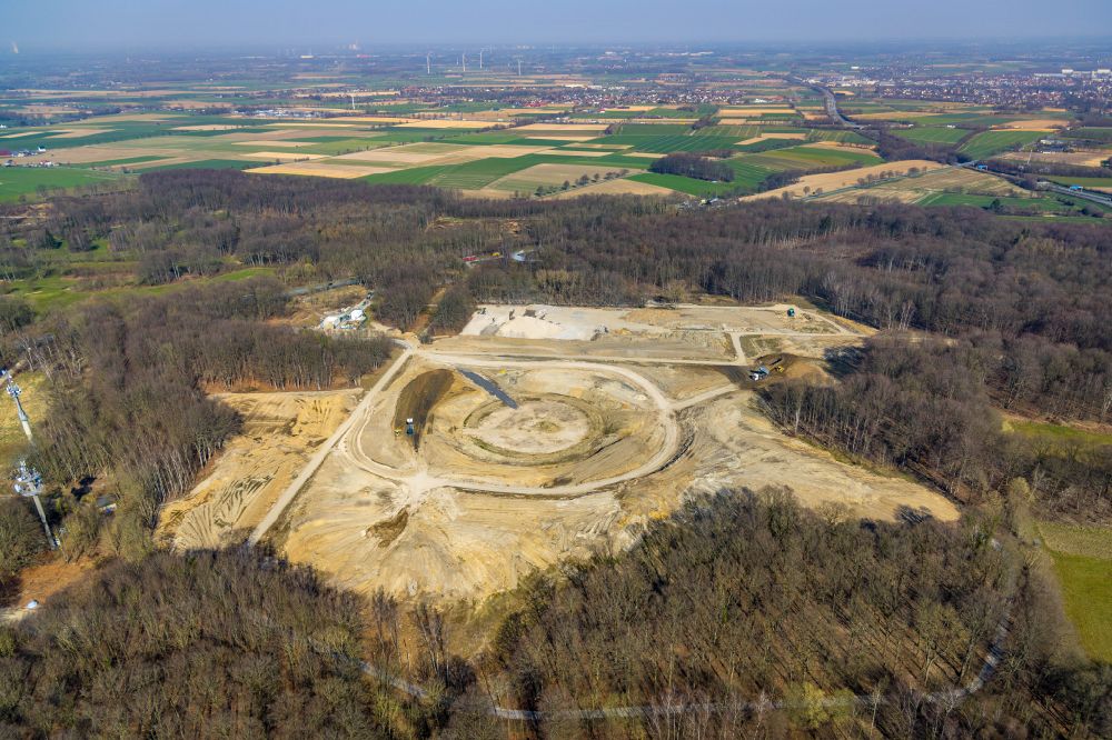 Werl von oben - Konversions- Flächen auf dem renaturierten Gelände des ehemaligen Truppenübungsplatzes in Werl im Bundesland Nordrhein-Westfalen, Deutschland