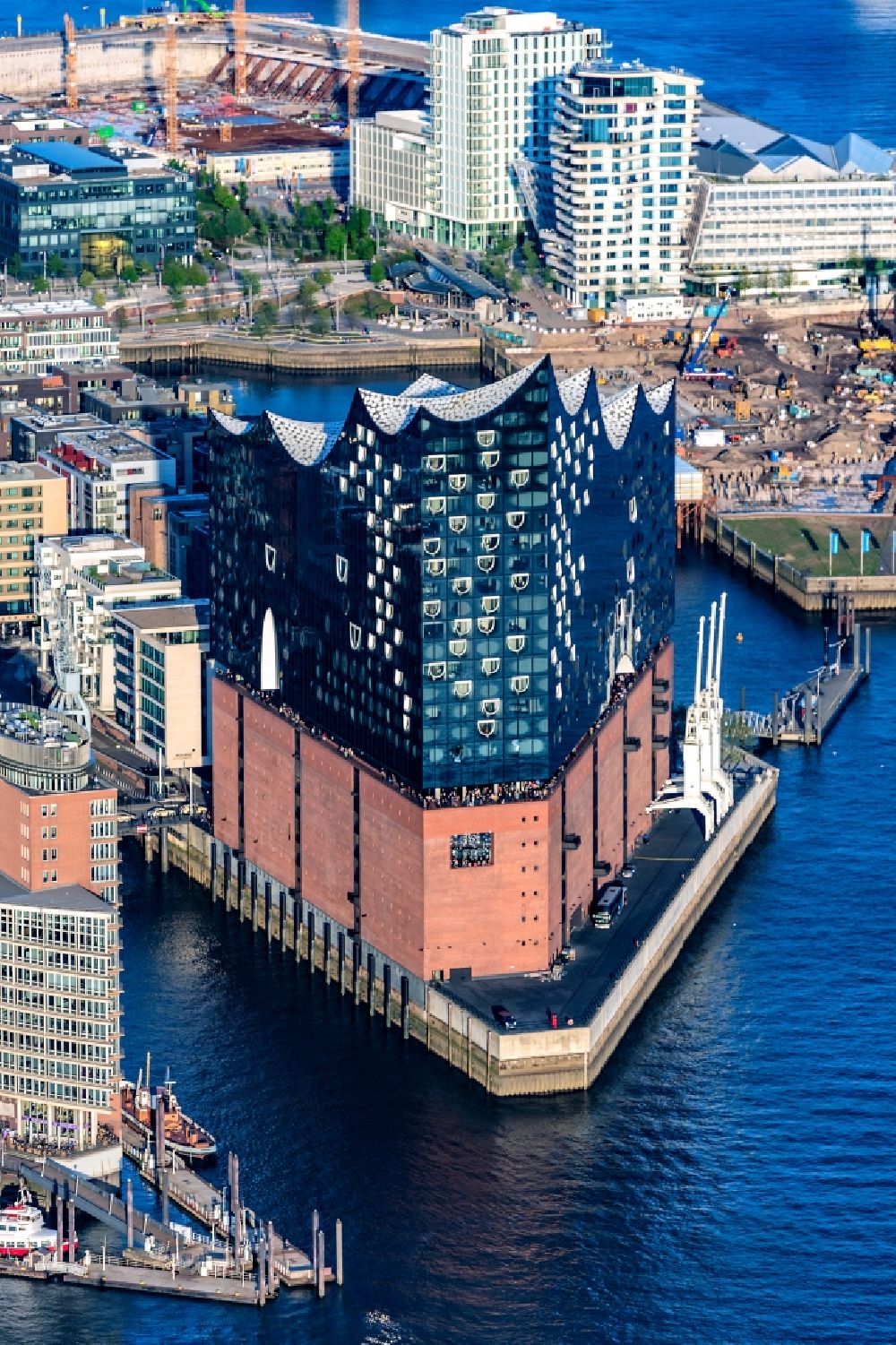 Luftaufnahme Hamburg - Konzerthaus Elbphilharmonie in der Hafencity in Hamburg