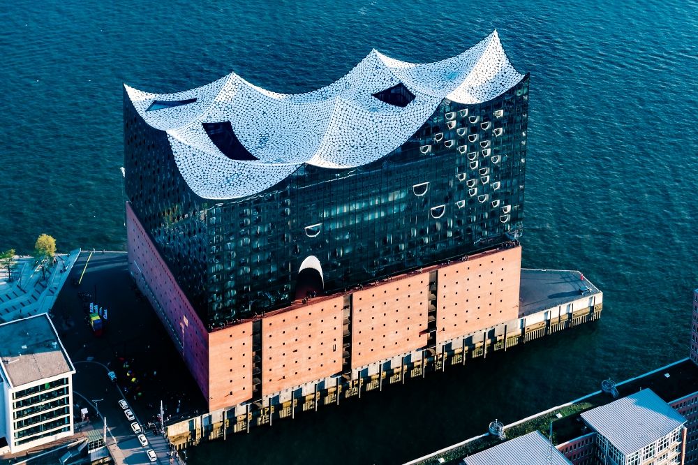 Luftaufnahme Hamburg - Konzerthaus Elbphilharmonie in der Hafencity in Hamburg