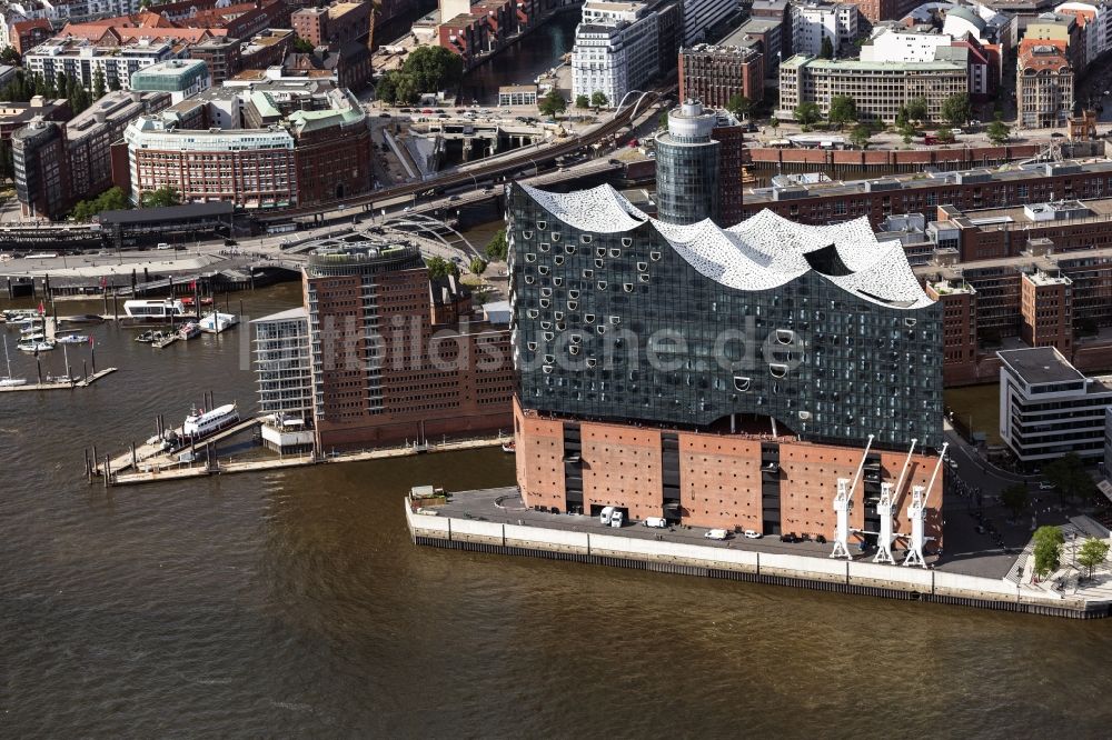 Luftbild Hamburg - Konzerthaus Elbphilharmonie mit Speicherstadt in Hamburg