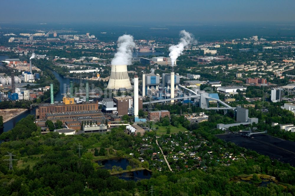 Luftbild Berlin - Kraftwerksanlagen der Heizkraftwerke Reuter und Reuter-West im Ortsteil Siemensstadt am Ufer der Spree in Berlin