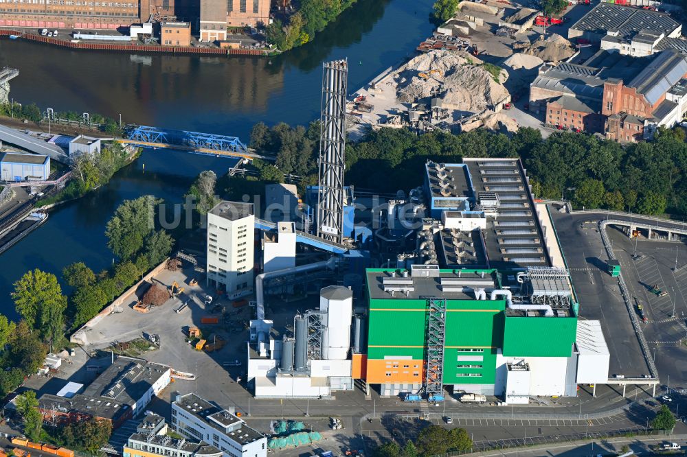 Luftbild Berlin - Kraftwerksanlagen des Heizkraftwerkes BSR Müllheizkraftwerk Ruhleben an der Freiheit in Berlin