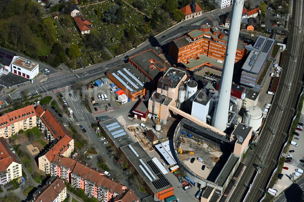 Erlangen von oben - Kraftwerksanlagen des Heizkraftwerkes der Erlanger Stadtwerke AG in Erlangen im Bundesland Bayern, Deutschland