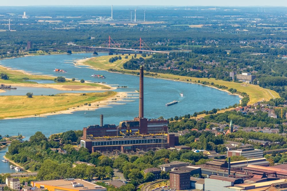Duisburg von oben - Kraftwerksanlagen des Heizkraftwerkes Hermann Wenzel im Ortsteil Laar in Duisburg im Bundesland Nordrhein-Westfalen, Deutschland