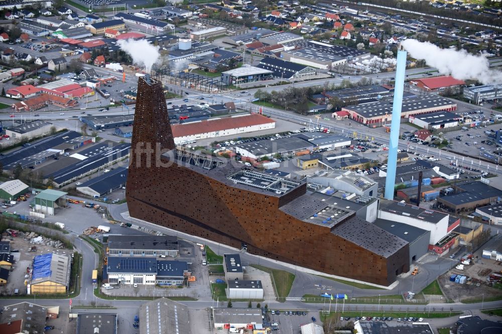 Roskilde von oben - Kraftwerksanlagen des Heizkraftwerkes der KARA/NOVEREN I/S in Roskilde in Region Själland, Dänemark