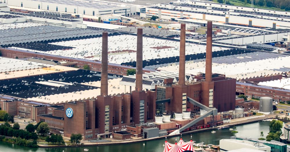 Luftaufnahme Wolfsburg - Kraftwerksanlagen des Heizkraftwerkes der VW Kraftwerk GmbH in Wolfsburg im Bundesland Niedersachsen, Deutschland