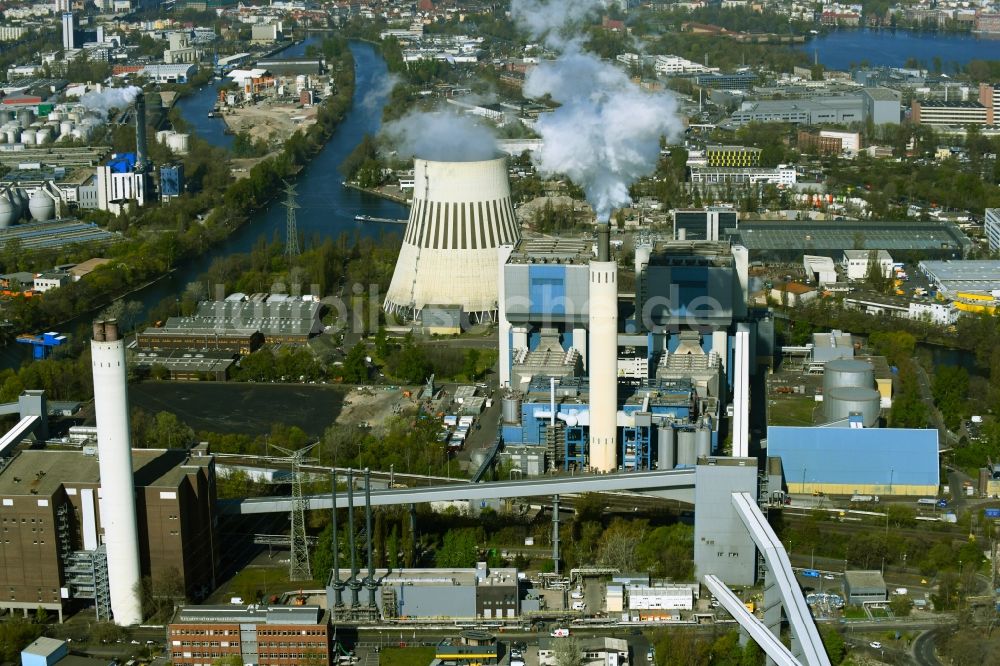 Luftaufnahme Berlin - Kraftwerksanlagen des Heizkraftwerkes - Kraftwerk Reuter West Großer Spreering in Berlin, Deutschland