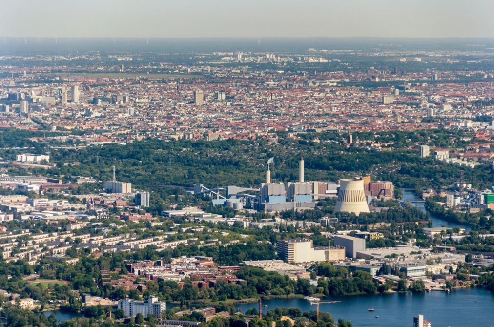 Luftbild Berlin - Kraftwerksanlagen des Heizkraftwerkes - Kraftwerk Reuter West Großer Spreering in Berlin, Deutschland
