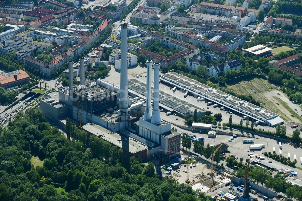 München von oben - Kraftwerksanlagen des Heizkraftwerkes Süd in München Sendling im Bundesland Bayern