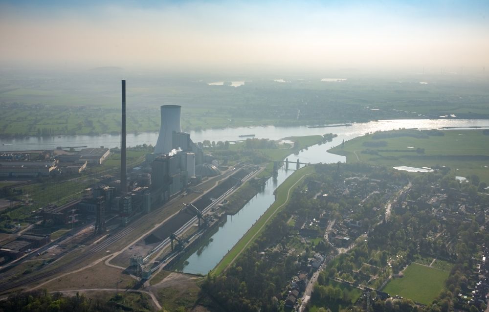 Luftaufnahme Duisburg - Kraftwerksanlagen des Heizkraftwerkes STEAG Heizkraftwerk Walsum in Duisburg im Bundesland Nordrhein-Westfalen, Deutschland