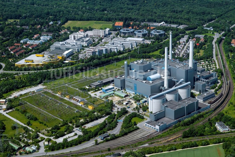 Unterföhring von oben - Kraftwerksanlagen des Heizkraftwerkes SWM Heizkraftwerk Nord in Unterföhring im Bundesland Bayern