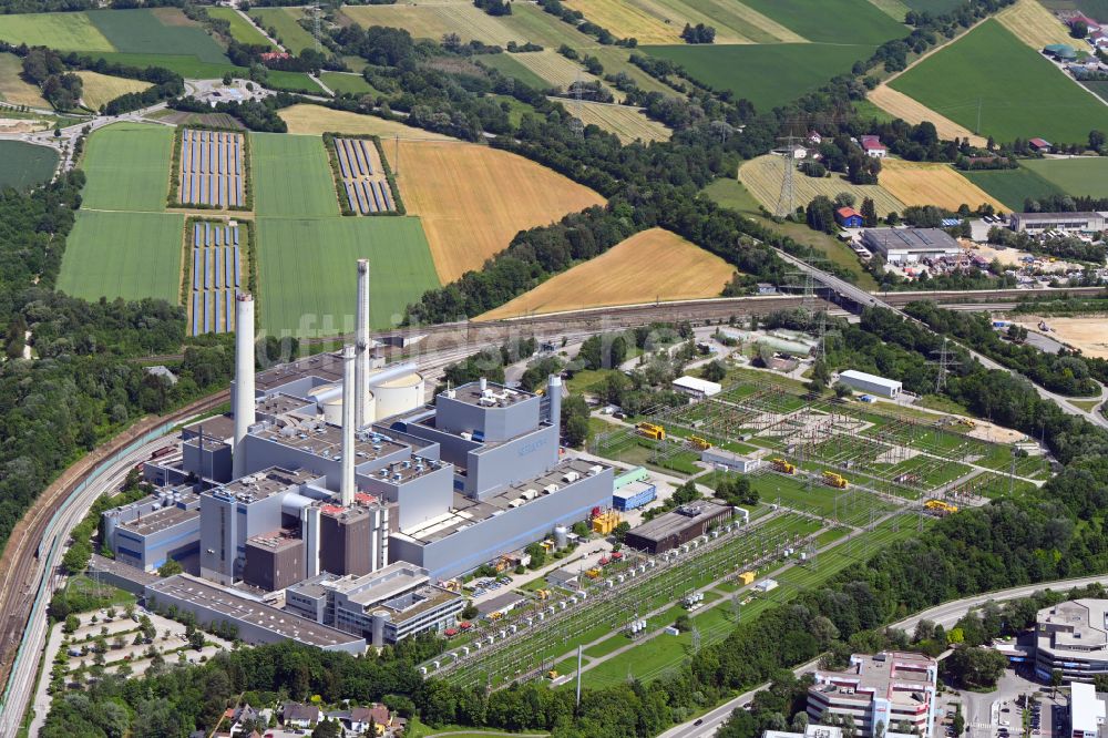 Luftaufnahme München - Kraftwerksanlagen des Heizkraftwerkes SWM Heizkraftwerk Nord in Unterföhring im Bundesland Bayern