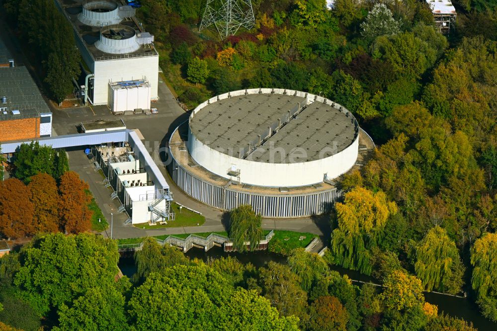 Berlin von oben - Kraftwerksanlagen des Heizkraftwerkes Vattenfall Wärme Berlin AG, Heizkraftwerk Reuter in Berlin, Deutschland