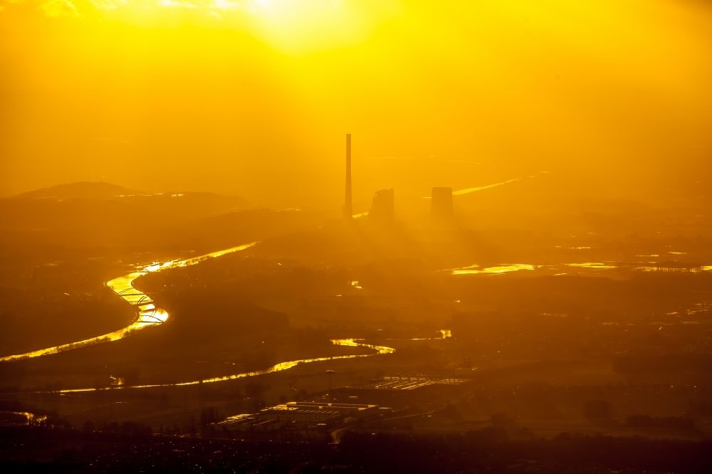 Bergkamen von oben - Kraftwerksanlagen des Kohle- Heizkraftwerkes in Bergkamen im Bundesland Nordrhein-Westfalen